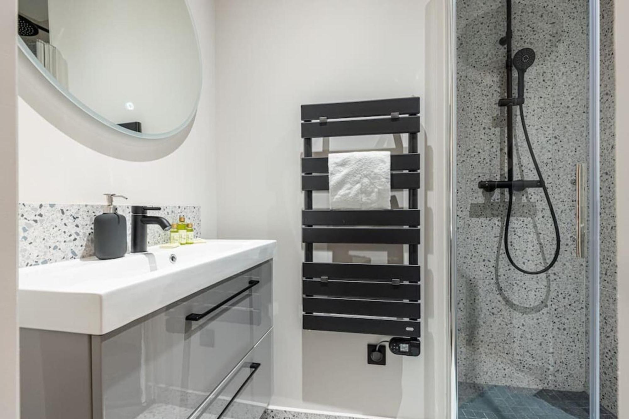 La Croix - Old Town Modern Apartment - 2 Bedrooms ニース エクステリア 写真
